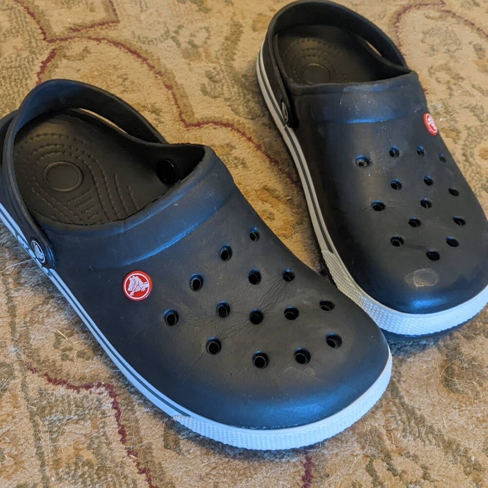 Black Crocs